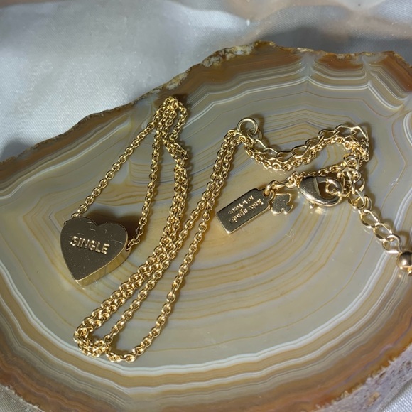 KATE SPADE 12K GOLD PLATED TAKE HEART PENDANT SAYS.SINGLE/TAKEN NECKLACE - Picture 2 of 5